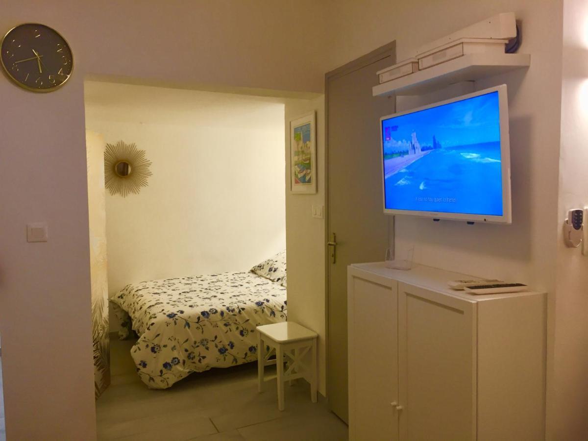 Superbe studio rue piétonne principale Sanary à côté du port Extérieur photo