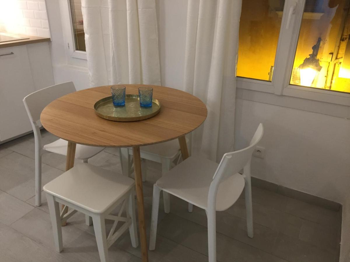 Superbe studio rue piétonne principale Sanary à côté du port Extérieur photo